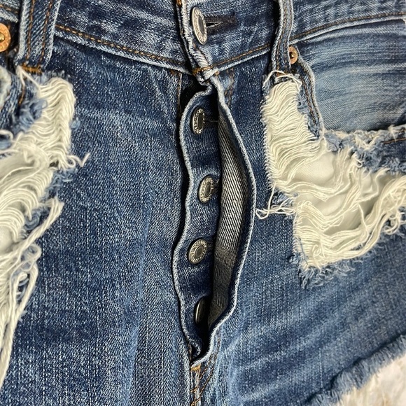 Levi’s 501 Button Up Vintage Distressed Cut Off Shorts l SIZE 33 - Picture 4 of 10